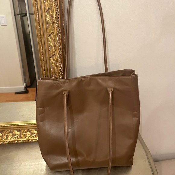 Reformation Tote - Picture 7 of 8